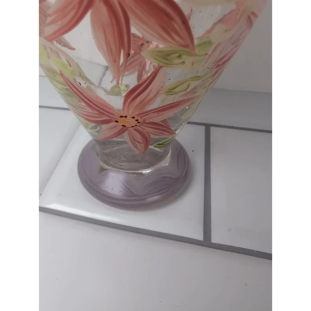 Set of 2 Tracy Porter Hand Painted Art Glass Floral Vases Scalloped Rim 6.5